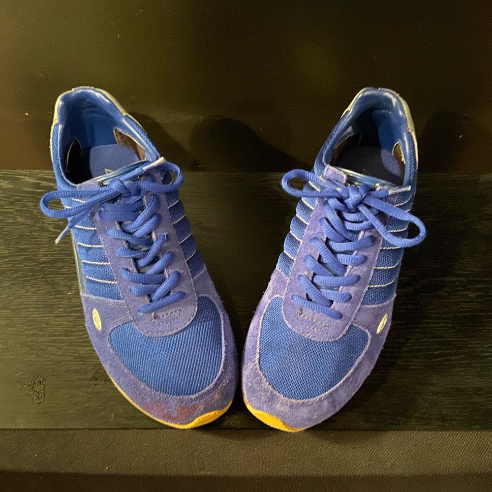 DKNY Sneakers